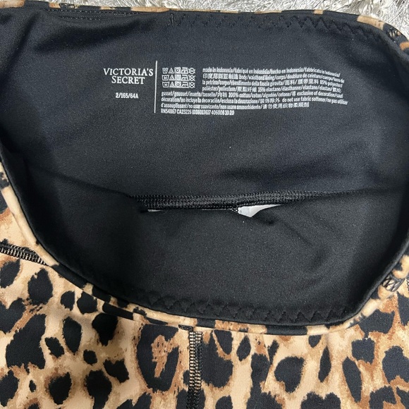Victoria’s Secret Leopard Print Leggings - Picture 4 of 5